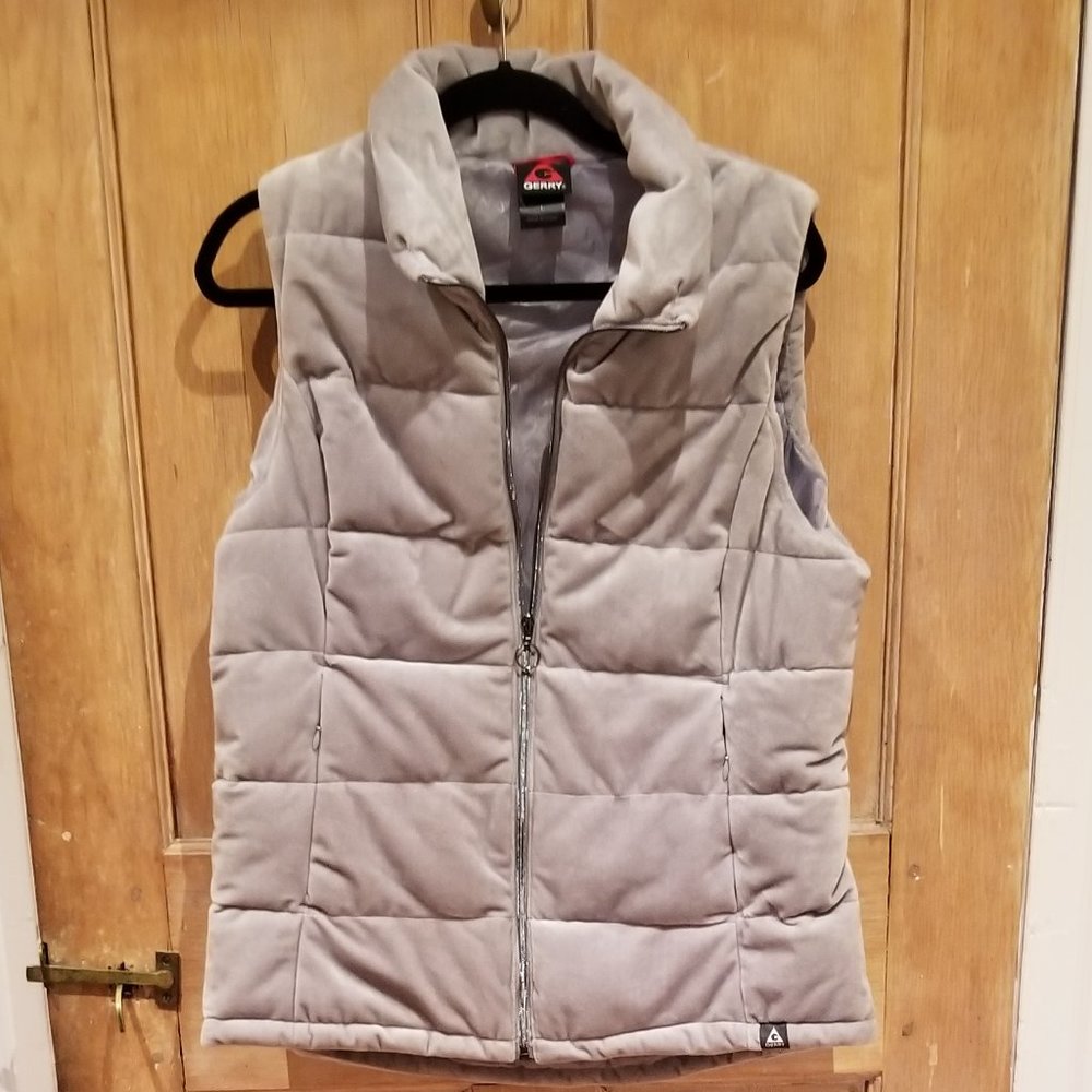Gerry Plush Zip-Up Vest in Silver Grey